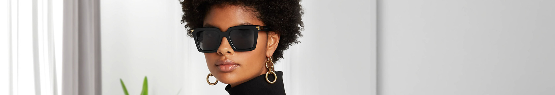 Sunglasses: Black Color