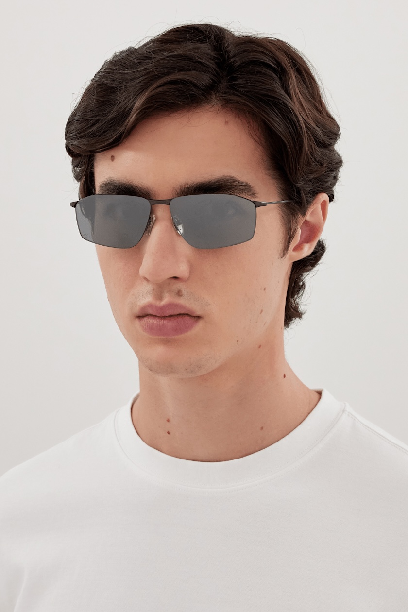 Balenciaga BB0413S frame on man